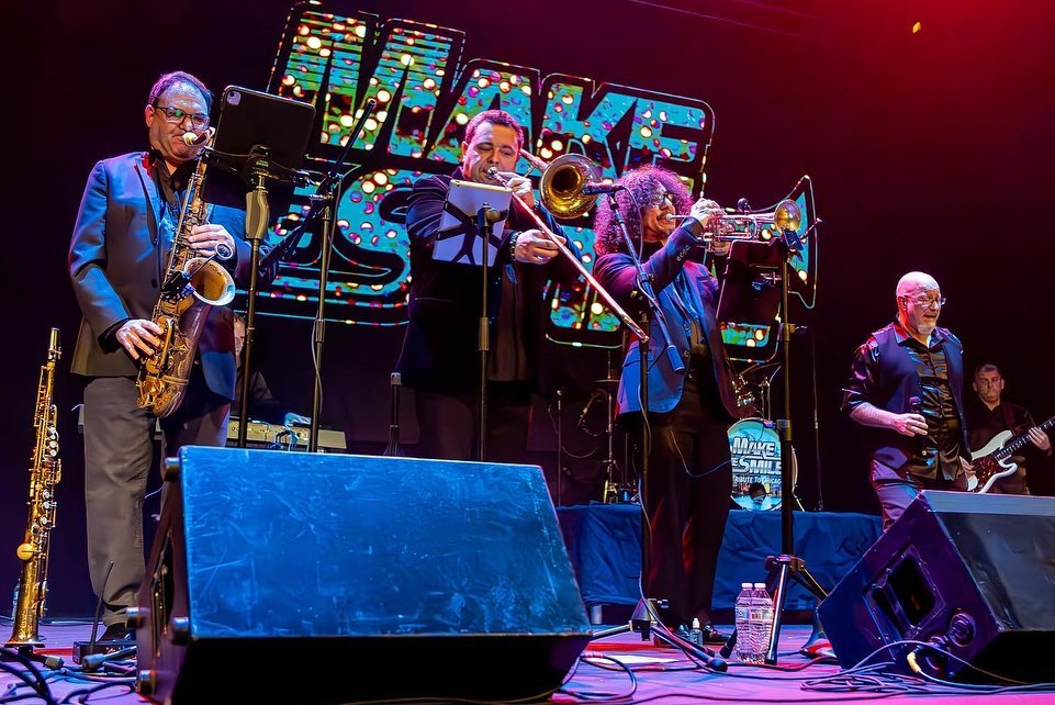 horn section - make me smile chicago tribute band